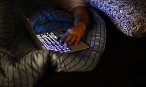 Insônia: especialistas alertam para riscos de remédios inadequados - Portal ZUG - Vale do Aço
