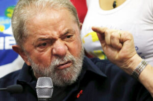 Lula fala sobre ‘golpistas’, mas se cala sobre ministro do GSI na cena do crime