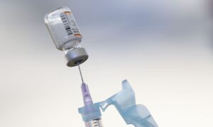 Covid-19: governo amplia vacina bivalente para todos acima de 18 anos - Portal ZUG - Vale do Aço