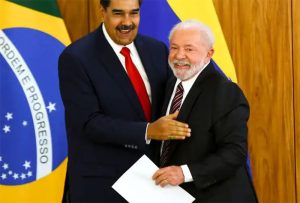 Devendo bilhões ao Brasil, Maduro pede investimentos