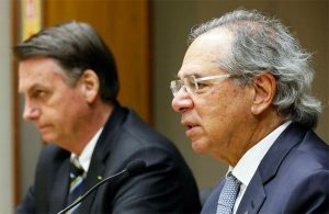 Guedes reencontra Jair Bolsonaro e critica governo Lula