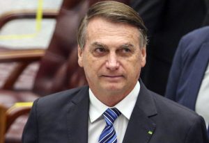 Bolsonaro diz que ação no TSE é ‘frágil’ e cita decisão que livrou chapa Dilma-Temer