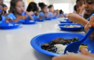 MERENDA E TRANSPORTE ESCOLAR: Cerca de 400 prefeituras têm até outubro para se ajustar e voltar a receber recursos