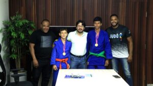 Prefeito Douglas Willkys recebe judocas que conquistaram medalhas de ouro nos Jogos Escolares de Minas Gerais