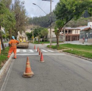 Prefeitura de Ipatinga revitaliza sinalização horizontal nas ruas do bairro Ideal