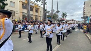 Veja fotos do desfile cívico-militar de 7 de Setembro em Manhuaçu