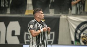 Paulinho vibra com fase artilheira no Atlético-MG e mira líderes do Brasileirão: 'É daí para cima' - Esportes