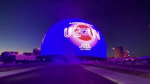 Show do U2 inaugura esfera gigante, com área maior que três campos de futebol, em Las Vegas - Entretenimento