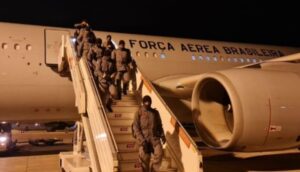 Chega ao Brasil 8º voo de repatriação de brasileiros vindos de Israel