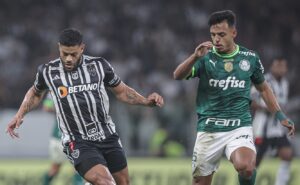 Galo quer aproveitar crise do Palmeiras para afundar o Verdão