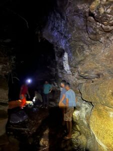 Idoso morre ao cair de altura de 20 metros em gruta na cidade de Novo Cruzeiro