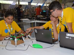 Inscrições gratuitas para participação em laboratórios de robótica e eletrônica estão abertas em MG e no ES