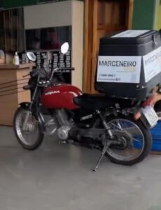 Moto furtada no Centro de Timóteo nesta quarta-feira. Informações ligar no 190