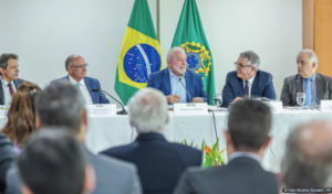 Grupo de empresários entrega propostas para melhorar acesso ao crédito