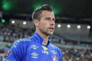 Atlético provoca Fábio, ex-Cruzeiro e hoje no Fluminense: ‘De costas a chorar’