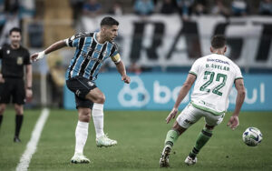 Grêmio enfrenta lanterna neste sábado e pode tirar Flamengo do G4 do Brasileirão