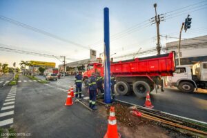 Postes com câmeras de monitoramento são instalados em pontos estratégicos de Governador Valadares | Vales de Minas Gerais