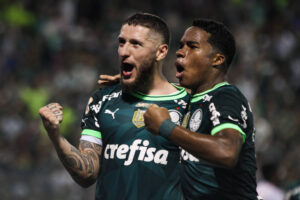 Palmeiras vence o Internacional e assume a liderança - 11/11/2023 - Esporte