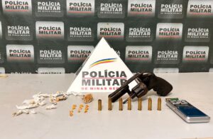 Boneca e mochila de criança são usadas como esconderijo de arma e drogas em MG