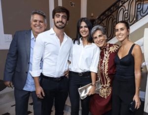 Gloria Pires recebe a família ao tomar posse na Academia Brasileira de Cultura » Portal MaisVip