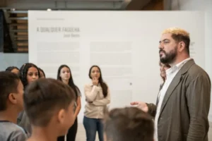 Palestra gratuita reverbera arte de José Bento