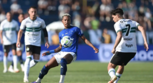 Coritiba e Cruzeiro jogarão sem torcida até o fim do Brasileiro