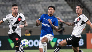 Cruzeiro e Vasco fazem jogo movimentado, mas empatam e seguem ameaçados - Esportes