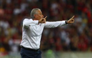 Tite chega à 6ª vitória no Flamengo