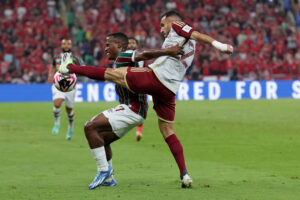 Fluminense espanta pesadelo da semifinal e vai à decisão do Mundial - 18/12/2023 - Esporte