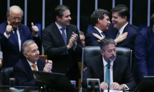 Câmara aprova reforma tributária em segundo turno