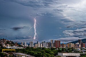 INMET divulga alerta de tempestade para 58 cidades do Nordeste de Minas