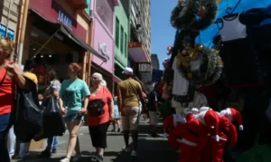 Mais de 40% dos consumidores pretendem ir às compras para o Natal