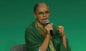 Marina Silva defende avanço da COP sobre fim dos combustíveis fósseis