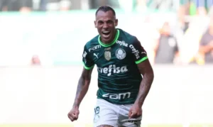 Palmeiras vence e coloca mão na taça do Campeonato Brasileiro