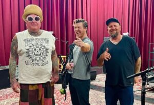 Integrantes do Sublime se unem ao filho de Bradley Nowell para show beneficente