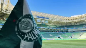 Jogador do Palmeiras promove evento para 400 pessoas e deixa todos emocionados