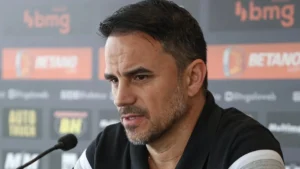 Caetano responde sobre o suposto interesse do Corinthians