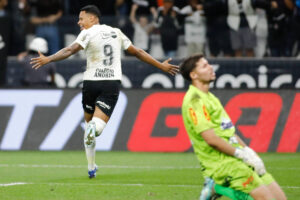 Corinthians e Cruzeiro decidem Copinha de juniores - 24/01/2024 - Esporte