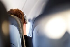 Ouvir música em avião pode ajudar na turbulência