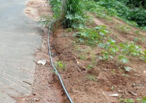 Cano da Copasa à flor da terra na Avenida Maria da Cunha Ramos, em Timóteo