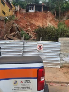 Laudo aponta riscos e mantém imóvel interditado no bairro Jardim Panorama