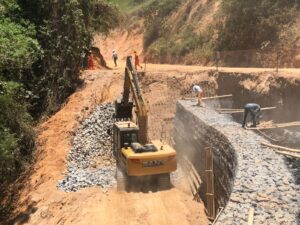 Obras de pavimentação da AMG-4030 avançam no Vale do Aço