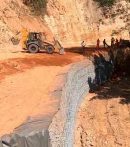 Avançam as obras de pavimentação do trecho que liga Marliéria ao Parque Estadual do Rio Doce