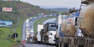 Se vai pegar estrada neste fim de semana, cuidado, rodovias mineiras têm bloqueios