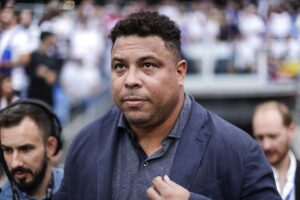 Presidente do América escolhe Ronaldo Fenômeno como alvo e faz duras críticas