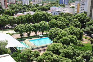 Praça de Esportes oferece aulas de vôlei gratuitas; veja como participar | Vales de Minas Gerais