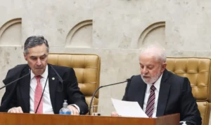 No STF, Lula defende regulação das redes sociais no país