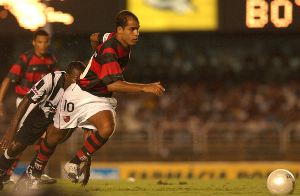 Diante do Botafogo, Felipe usando dos característicos dribles que o consagraram - Daryan Dornelles/Placar