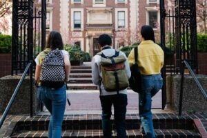 Estudantes nascidos em março e abril recebem hoje R$ 200 pelo programa Pé-de-Meia