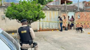 Jovem é morto dentro de bar com 10 tiros em Governador Valadares